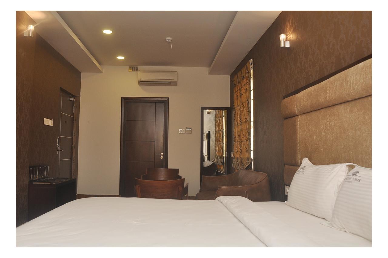 The Kings Park Residency Hotel Madras Buitenkant foto